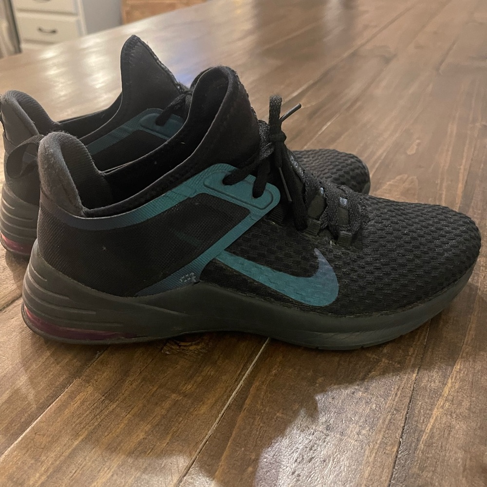 Nike Air Max Bella TR 2 AMD Black Anthracite Size 9